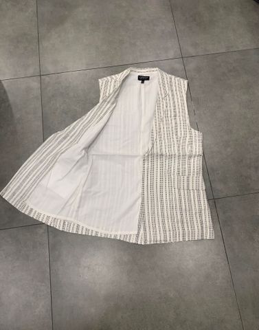 Khoác TOPSHOP sát nách