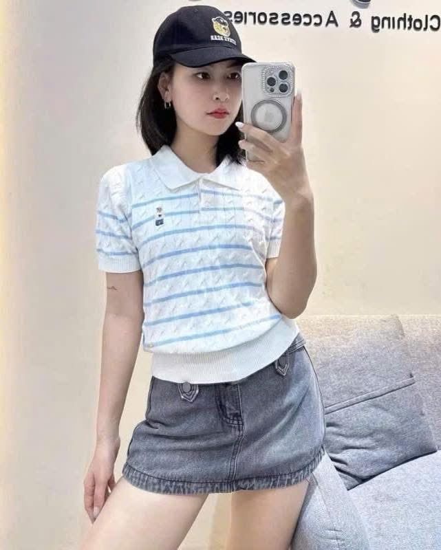 ÁO LEN WHOAU CÓ CỔ SỌC NGANG
