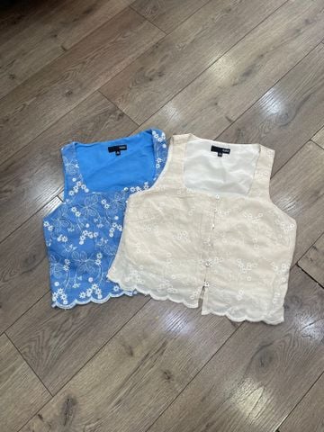 ÁO MIXXO CỔ VUÔNG HOA NHÍ