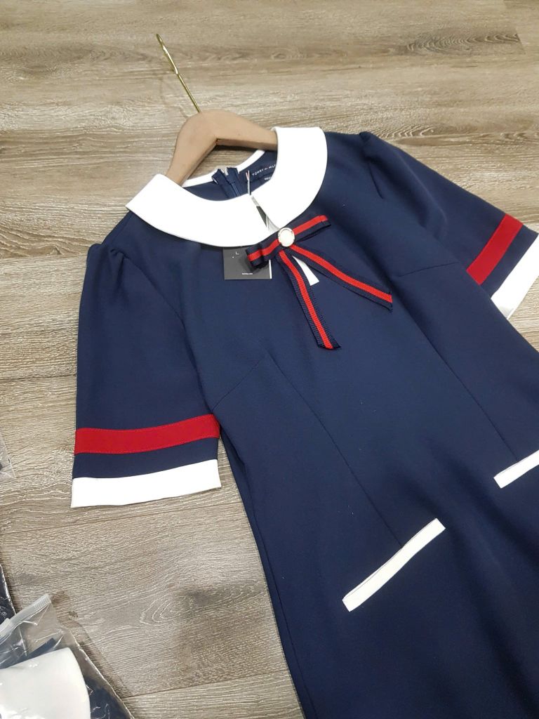 ĐẦM TOMMY XANH ĐEN