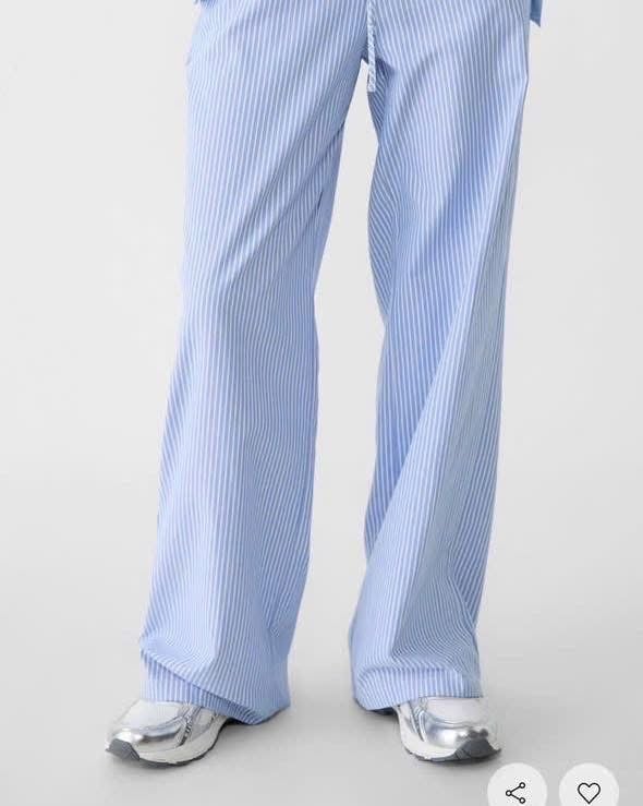 QUẦN STRADIVARIUS SỌC XANH
