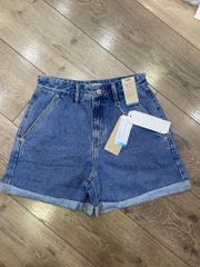 QUẦN SHORT LEVIS