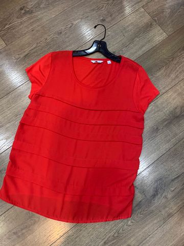 Áo Reitmans đỏ tầng phối thun