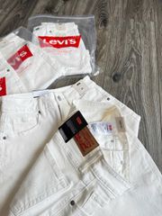 SHORT LEVIS TRẮNG