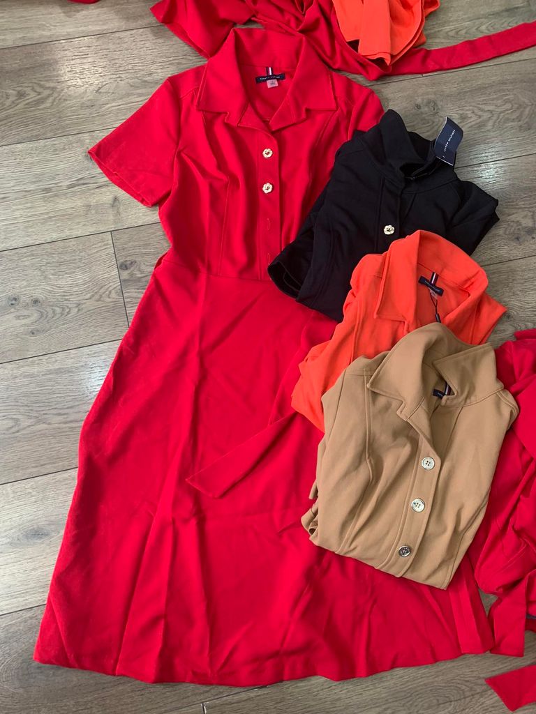 ĐẦM TOMMY 4 NÚT VÀNG KÈM BELT