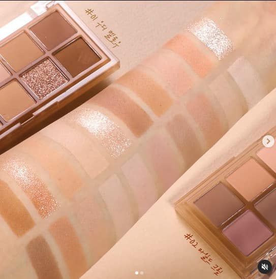  Bảng Phấn Mắt Color Blossom New Mood (#01 Woody Mellow) 