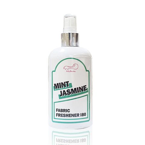  Xịt giặt khô, khử mùi vải - Silly Skunky - Wood Gypsy - 180ml 