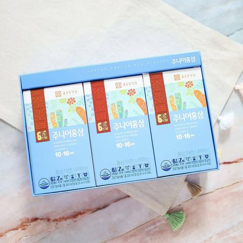  Hồng sâm trẻ em Chong Kun Dang (cho bé từ 6 tuổi) - 20ml x 30 gói (xanh) 