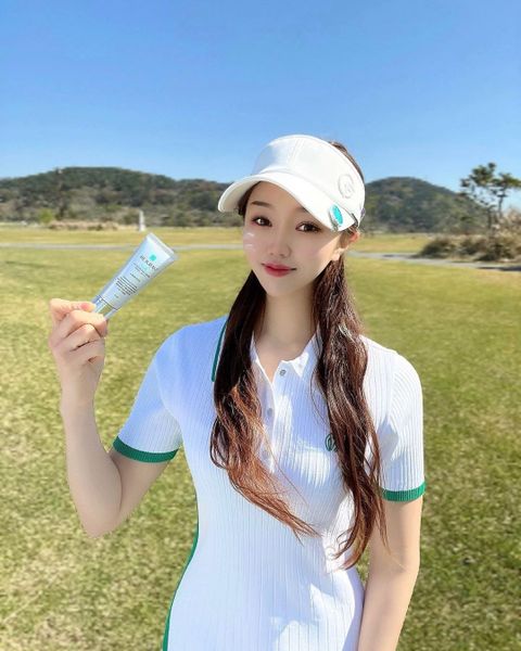  REJURAN - Kem chống nắng UV Protection Cream SPF50+ , PA+++ 40ml 