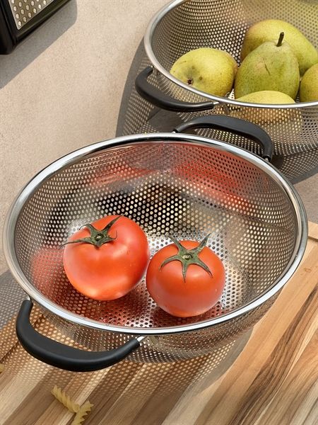 Rổ inox liền khối 2 tay cầm có chân Kaiyo