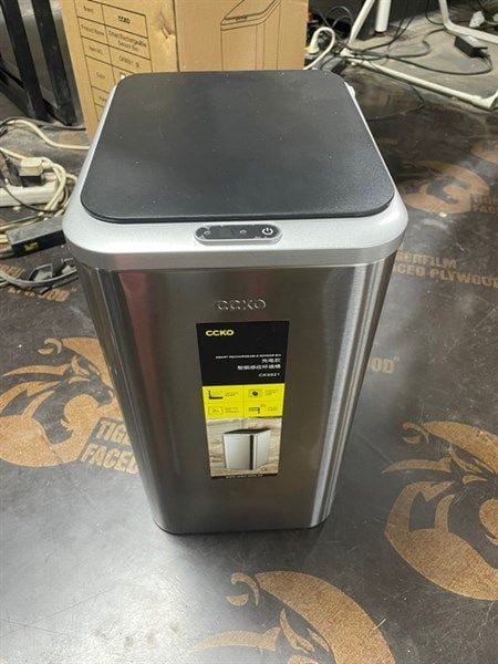 Thùng rác Cảm ứng Ccko