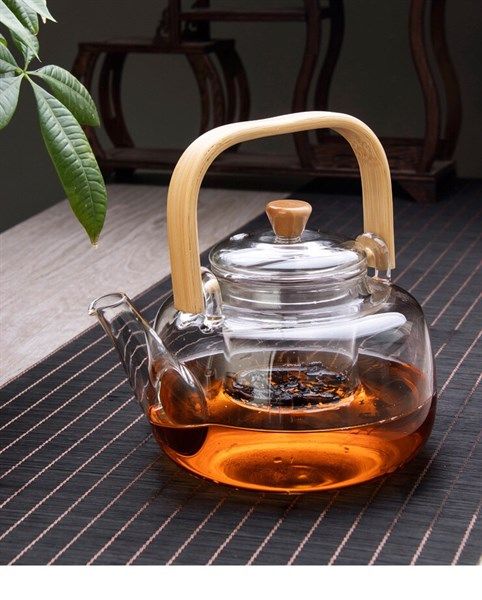 Bình trà thủy tinh chịu nhiệt 900ml quai gỗ
