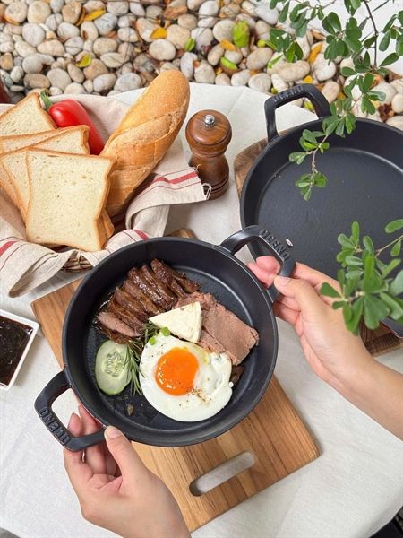 Chảo gang 2 tay cầm Oceno MÀU ĐỎ