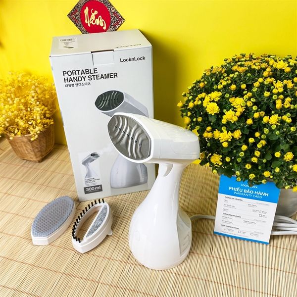 Bàn ủi hơi nước cầm tay LOCK&LOCK ENI222 màu Trắng