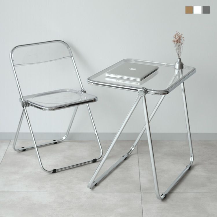 Bàn ghế trong suốt