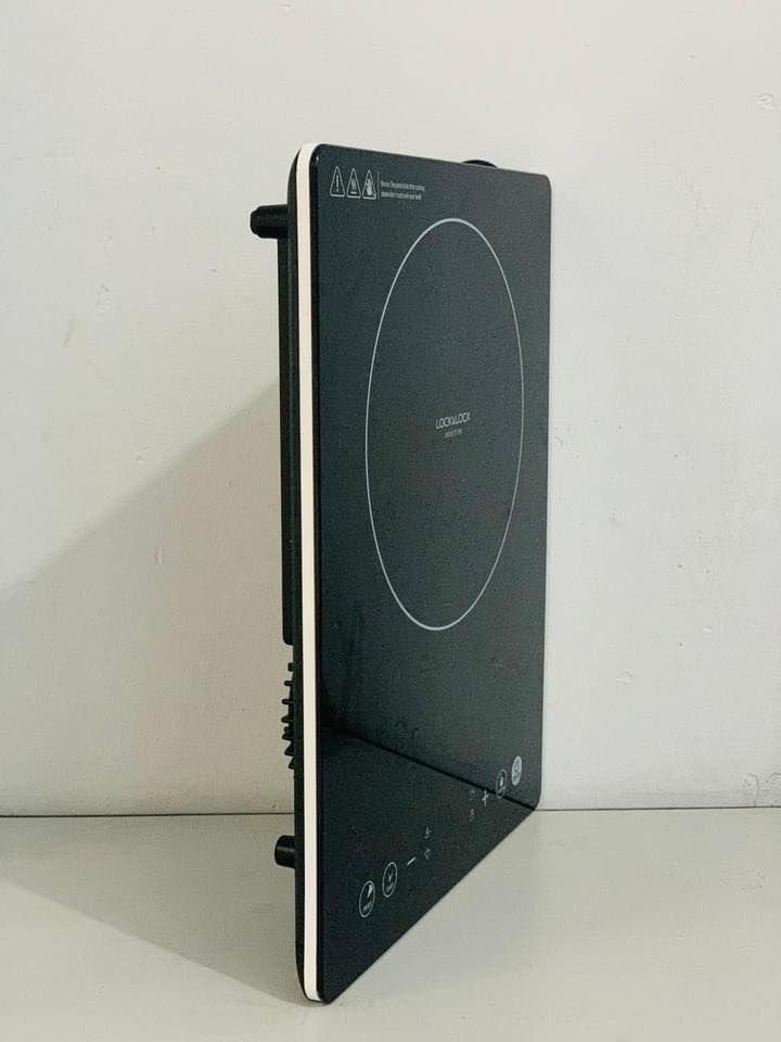 Bếp từ Lock Lock thiết kế thông minh