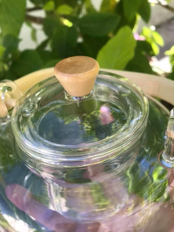 Bình trà thủy tinh chịu nhiệt 900ml quai gỗ