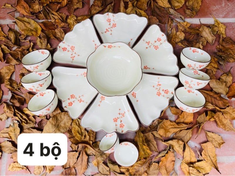 Bộ chén đĩa sứ dùng bày đồ ăn hoặc cỗ cúng rất đẹp