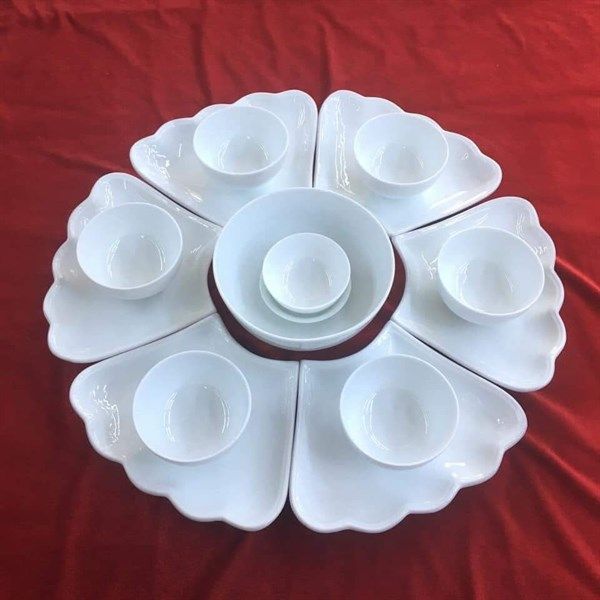 Bộ chén đĩa sứ dùng bày đồ ăn hoặc cỗ cúng rất đẹp