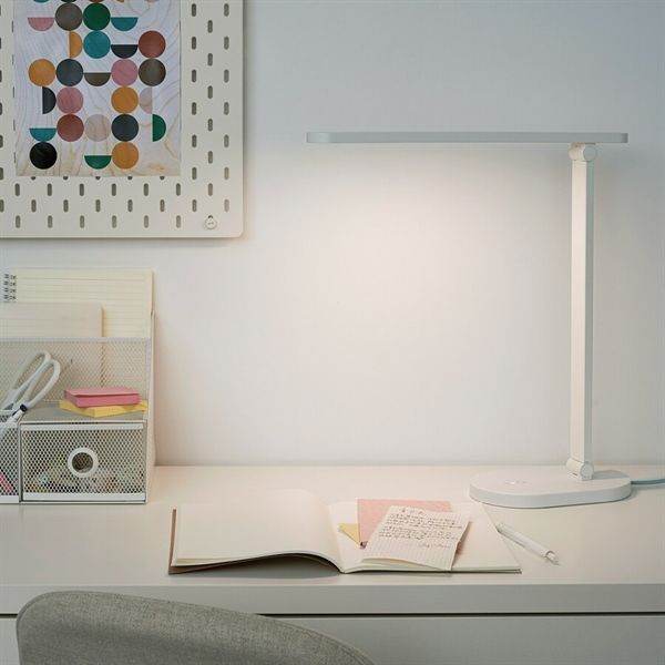 Đèn học bài làm việc IKEA FETTAGG bật tắt cảm ứng