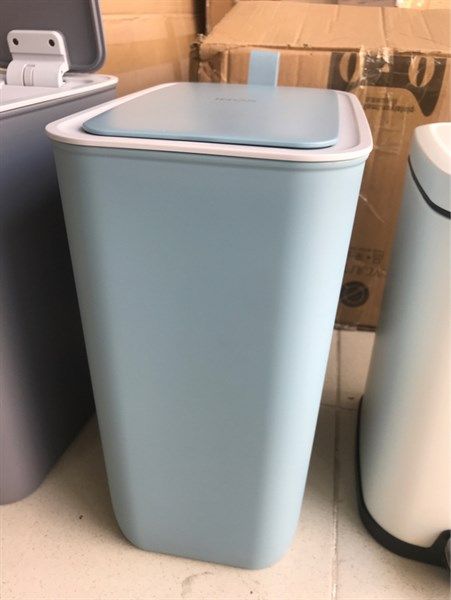 Thùng rác cảm ứng EKO 8L