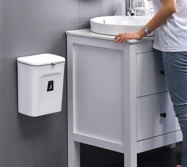 Thùng rác có lõi dán hoặc móc vào tủ