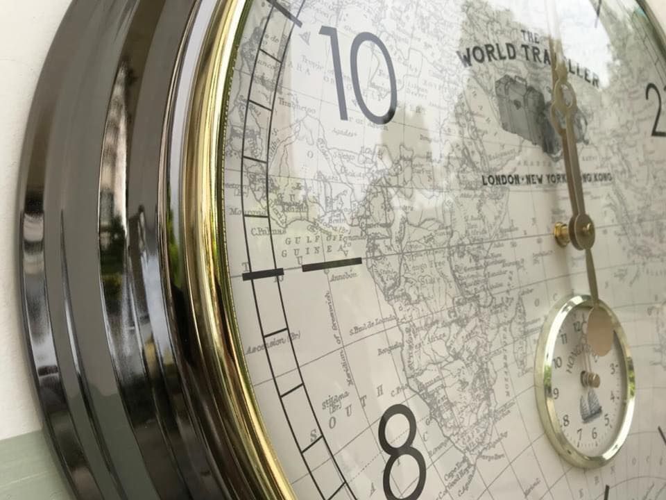 Đồng hồ treo tường viền thép mặt kính 50cm