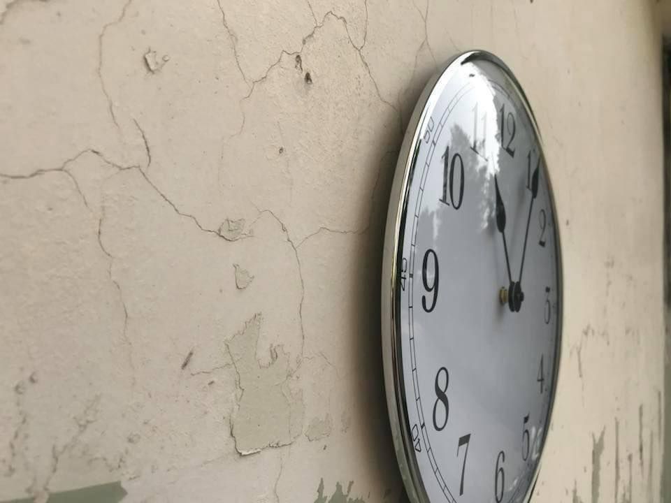 Đồng hồ treo tường siêu mỏng mặt lồi