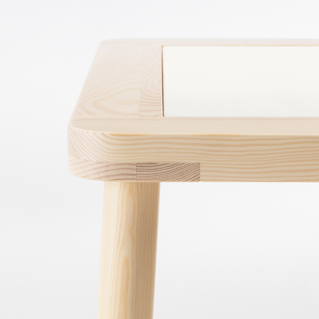 Bàn trẻ em Filsat + 2 hộc