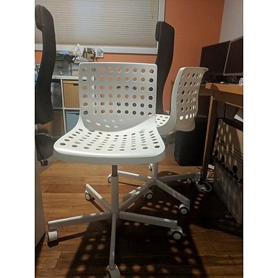 Ghế văn phòng làm việc xoay IKEA SKALBERG