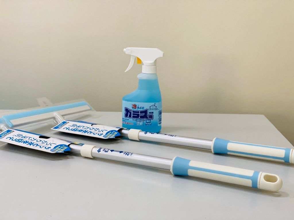 Dụng cụ lau kính cán dài Nhật