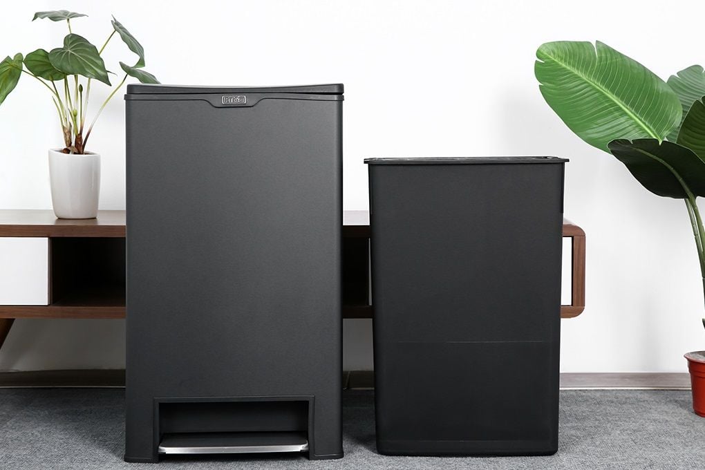 Thùng rác đạp lớn MEGA 40l 40*29*73cm MÀU ĐEN