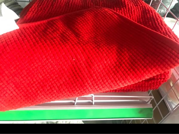 Thảm IKEA BADAREN đỏ