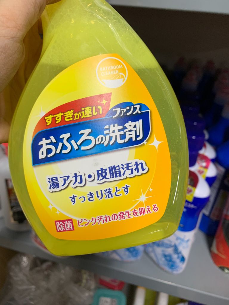 Chai vệ sinh nhà tắm, bồn rửa 400ml Hương cam bạc hà Nhật Bản