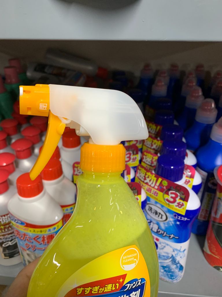 Chai vệ sinh nhà tắm, bồn rửa 400ml Hương cam bạc hà Nhật Bản