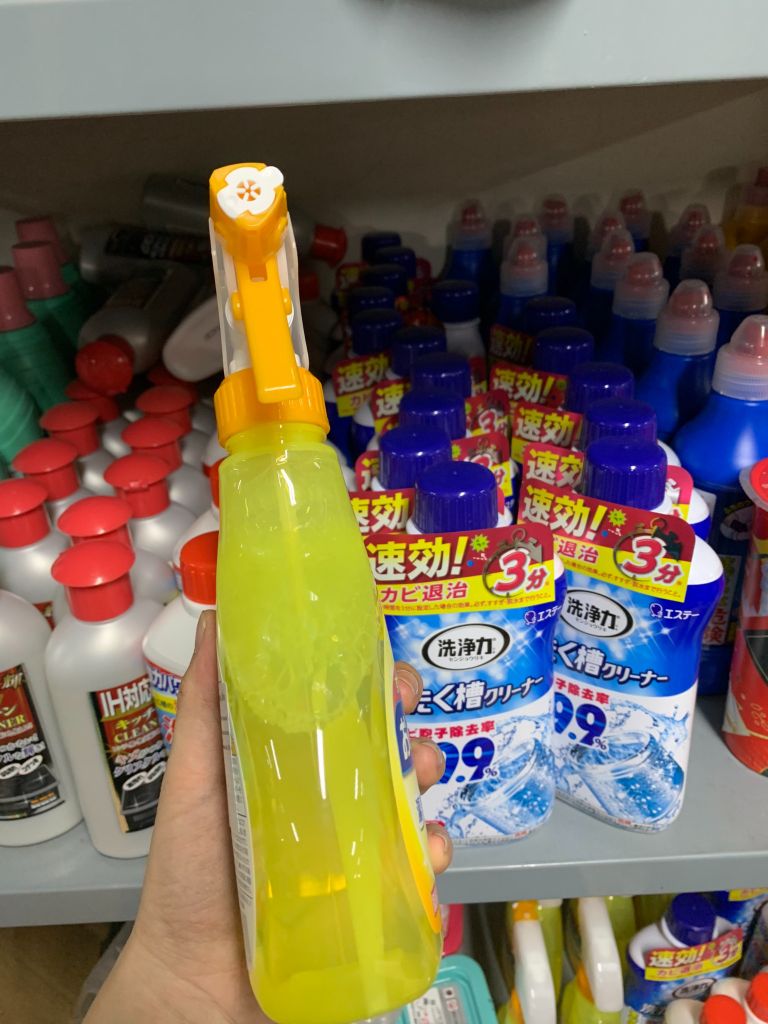 Chai vệ sinh nhà tắm, bồn rửa 400ml Hương cam bạc hà Nhật Bản