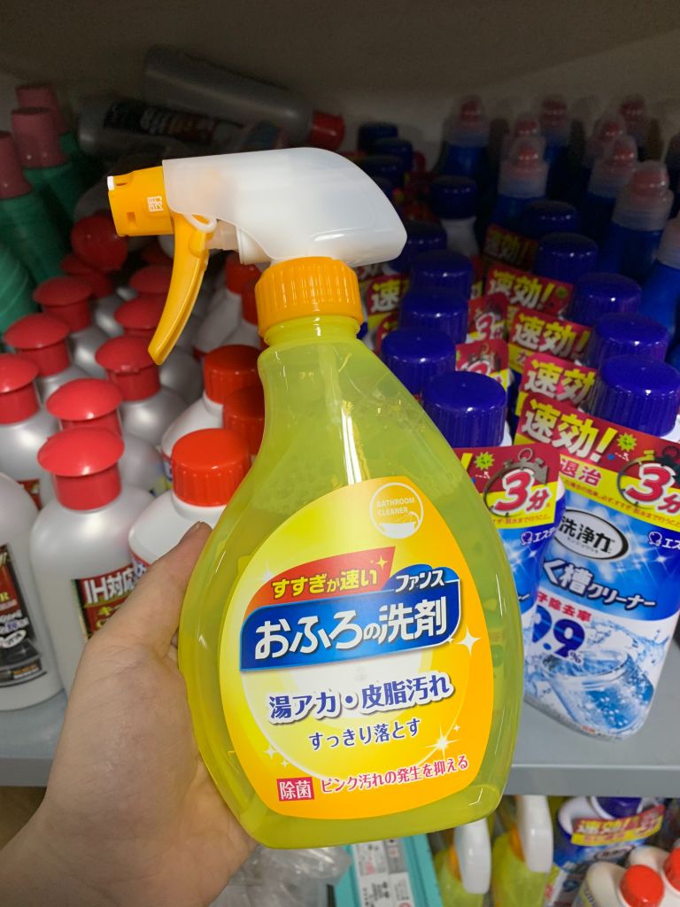 Chai vệ sinh nhà tắm, bồn rửa 400ml Hương cam bạc hà Nhật Bản