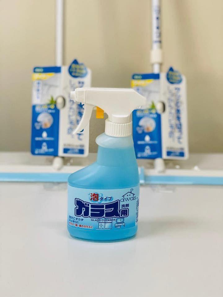 Chai xịt vệ sinh kính 300ml Rocket