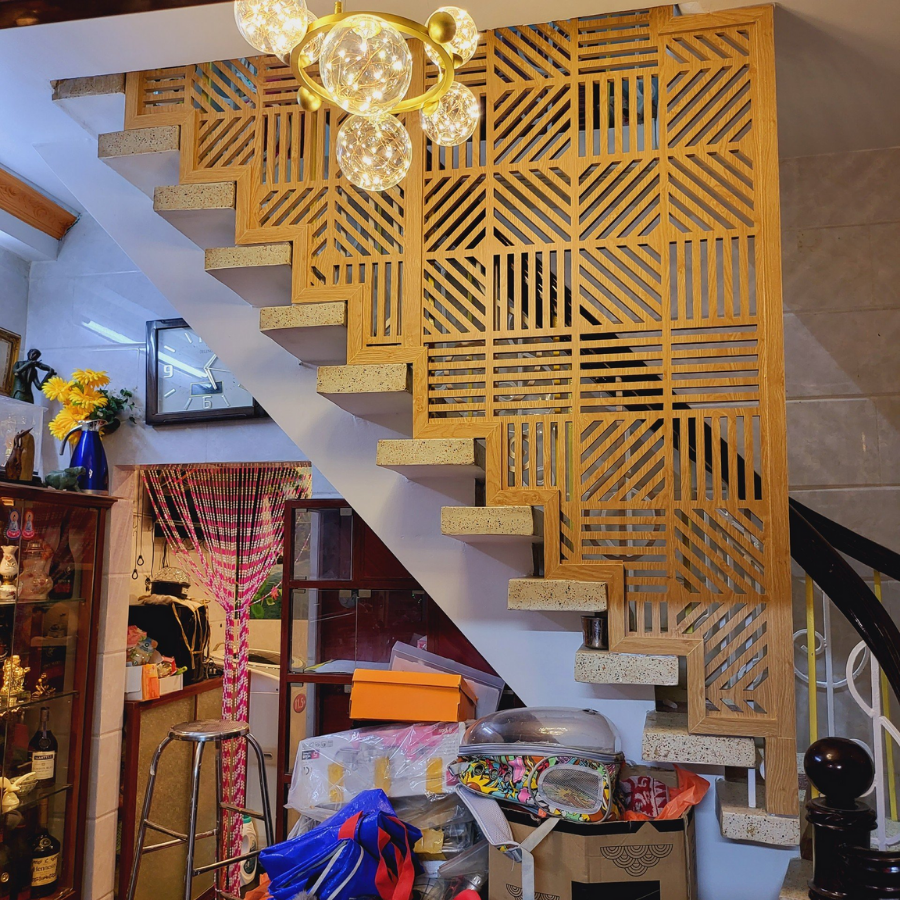 Vách ngăn phòng khách và cầu thang bằng gỗ  PK36