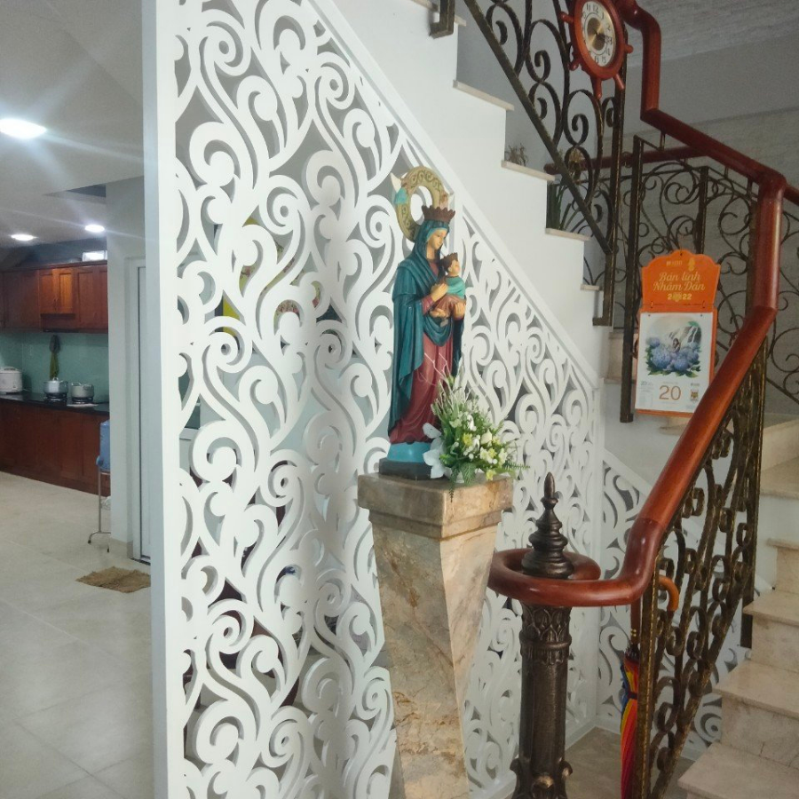 Vách phòng khách ngăn phòng thờ PK31