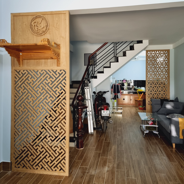  Vách hoa văn có bàn thờ treo VTT03 