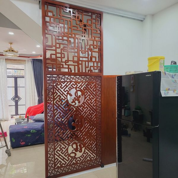  Vách ngăn ông địa giá rẻ VOD54 