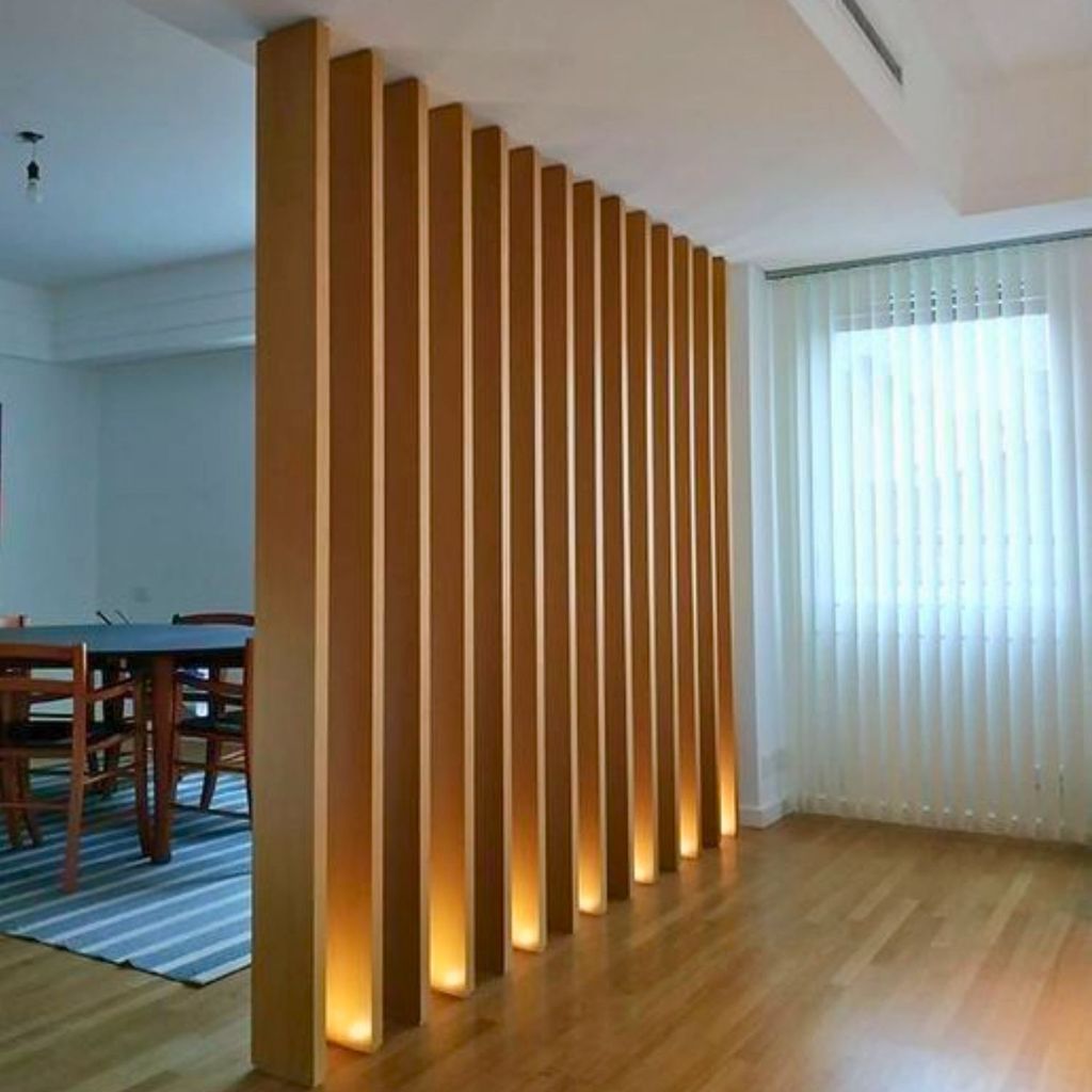 Lam gỗ ngăn phòng khách LG42