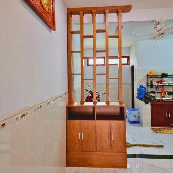 Lam gỗ - vách ngăn phòng khách