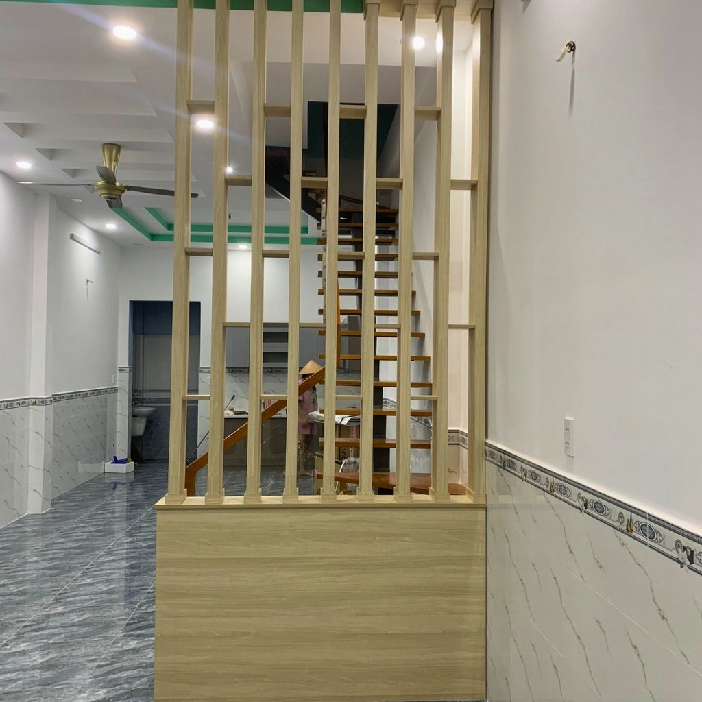Vách ngăn cầu thang đẹp hiện đại CT30