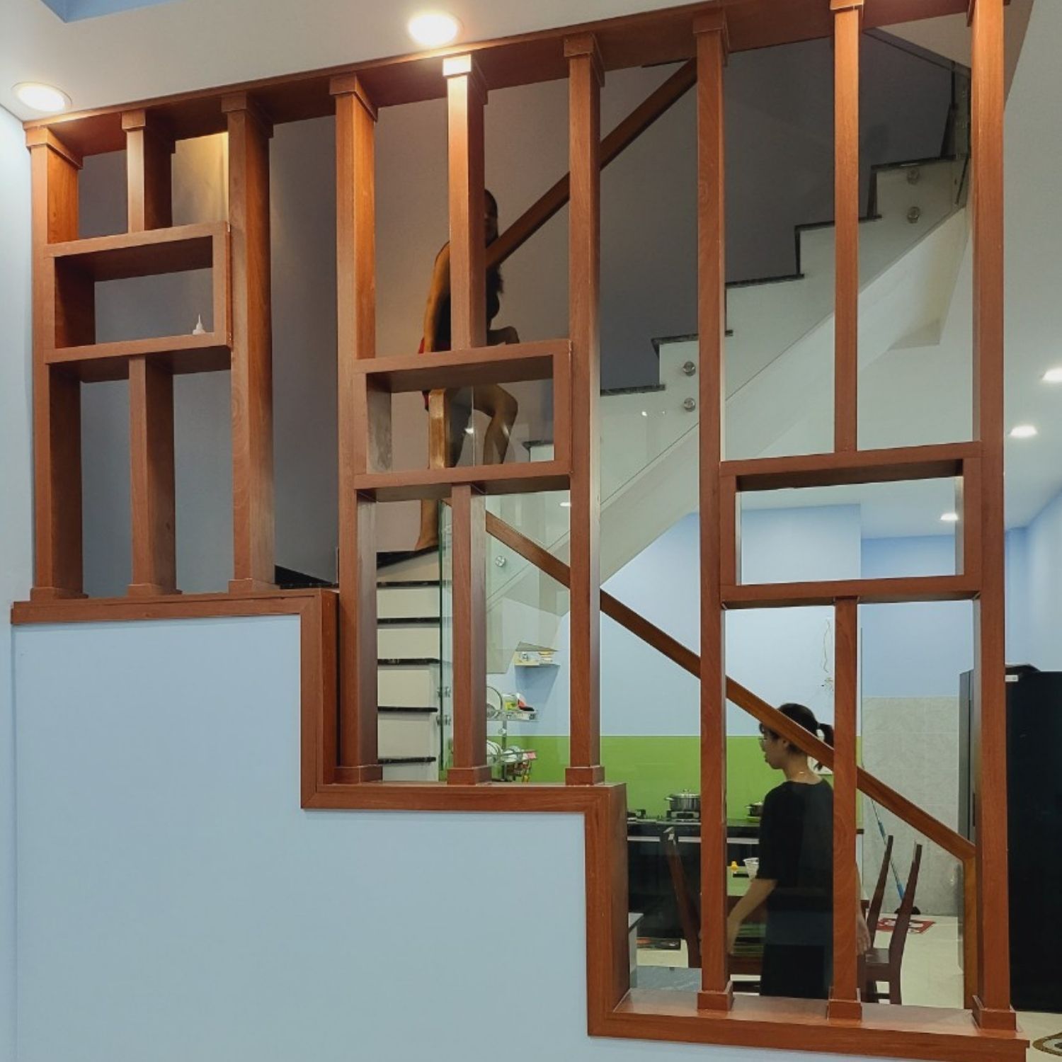  Lam gỗ cầu thang đẹp LCT07 