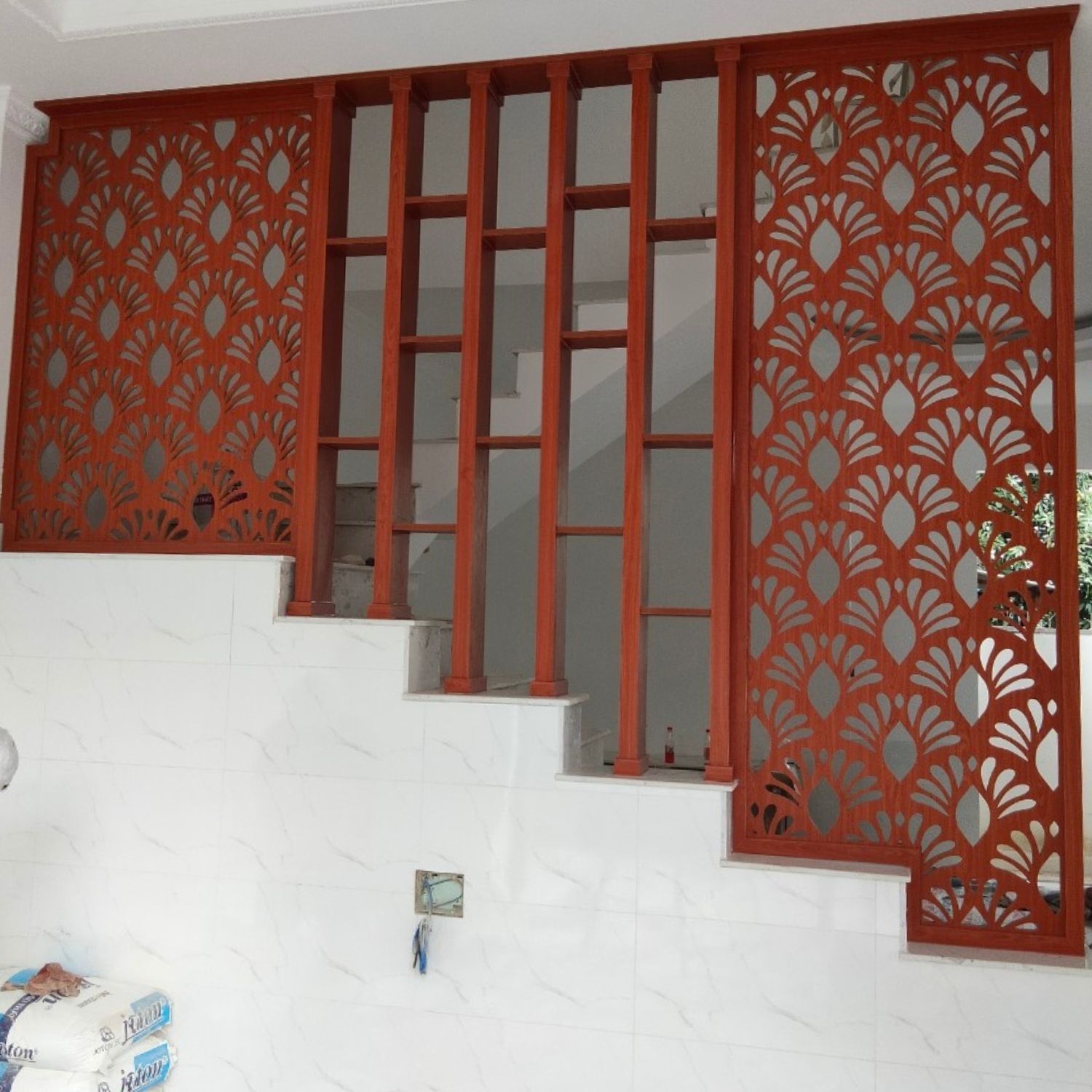  Vách tam cấp lam gỗ phòng khách LCT05 