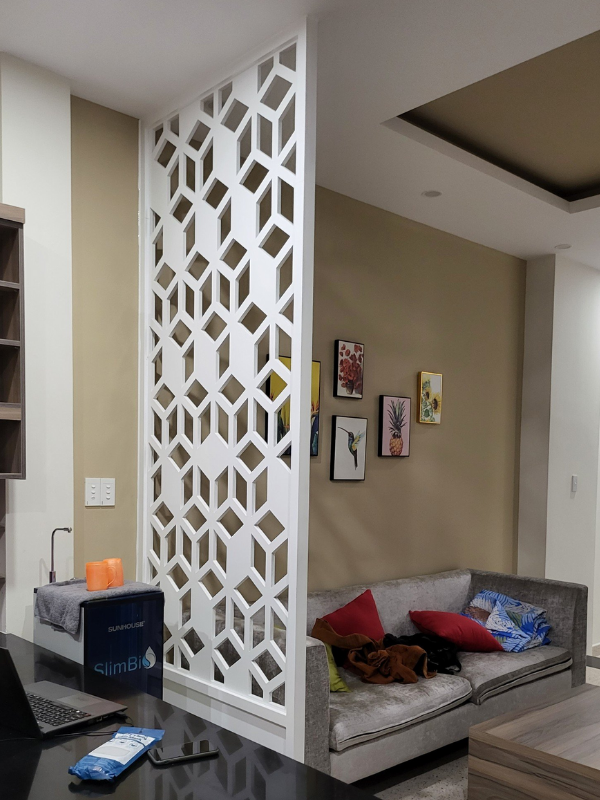 Vách ngăn phòng bếp sơn trắng PB16