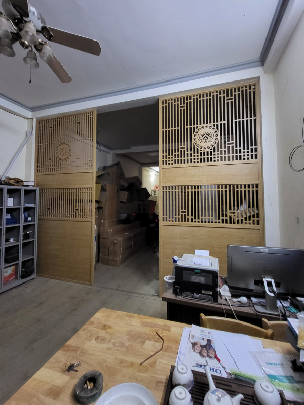 Vách ngăn phòng bếp gỗ sồi PB18