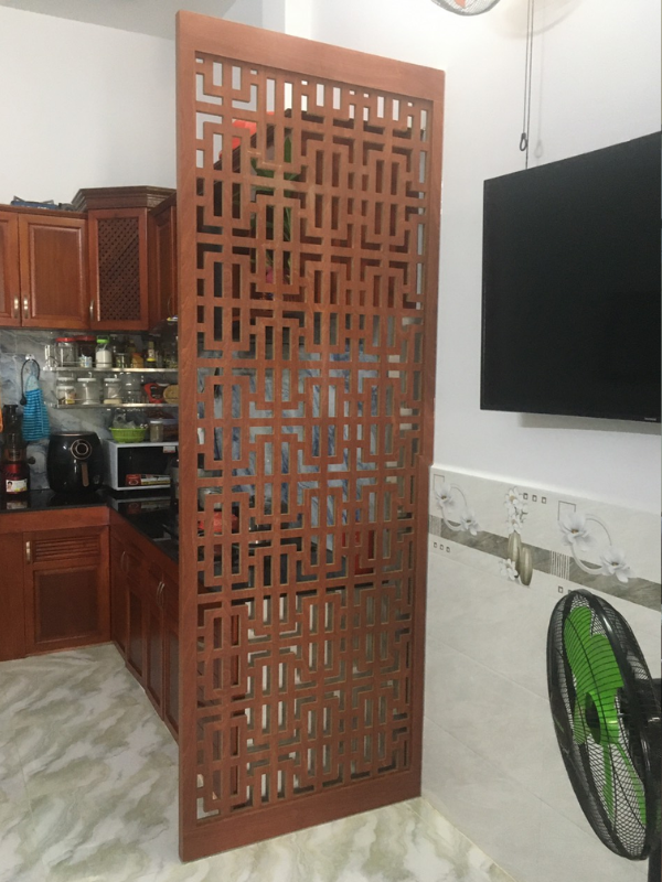 Vách ngăn phòng bếp kết hợp lam gỗ công nghiệp PB10